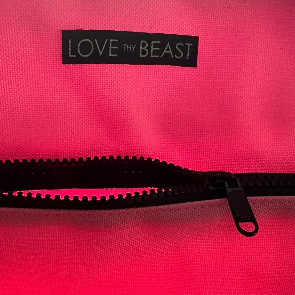 Love Thy Beast Nylon Pet Travel Carrier
